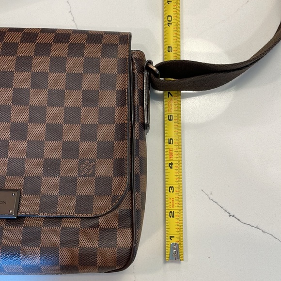 Louis Vuitton IMMACULATE and RARE Damier Ebene Crossbody Bag - Picture 13 of 14